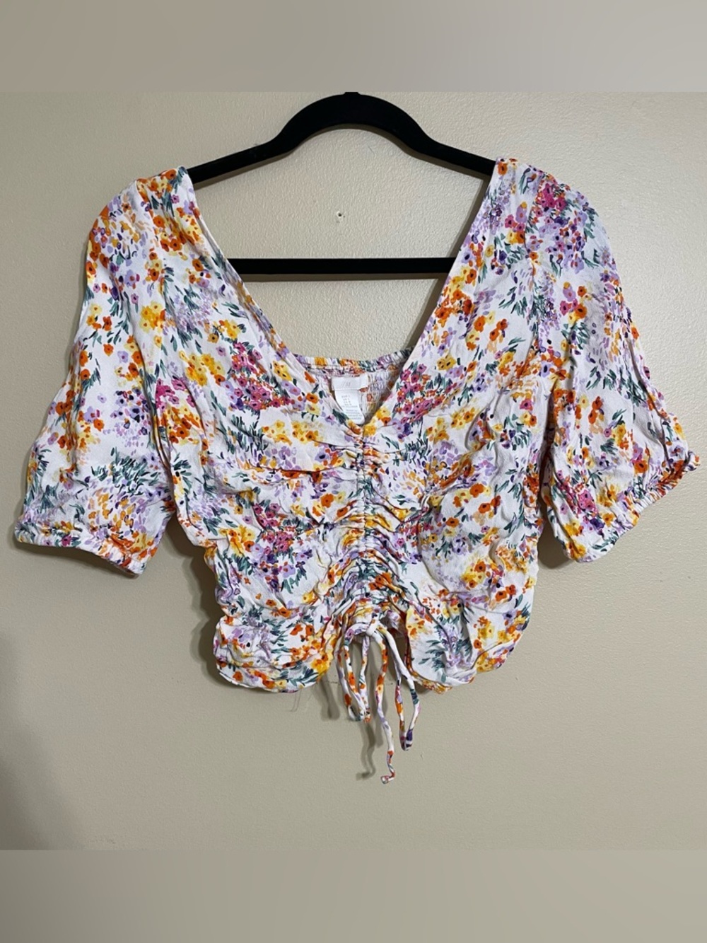 Spring floral crop top ruching size large